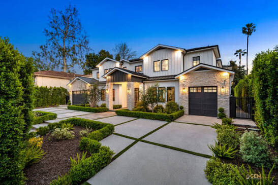 A very beautiful Modern House